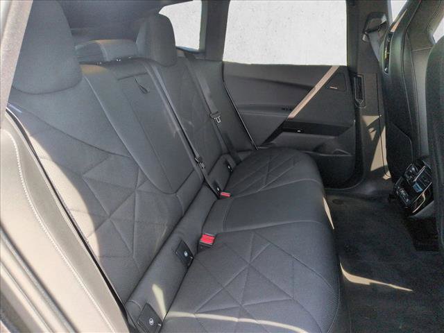Used 2025 BMW iX xDrive50 image 19