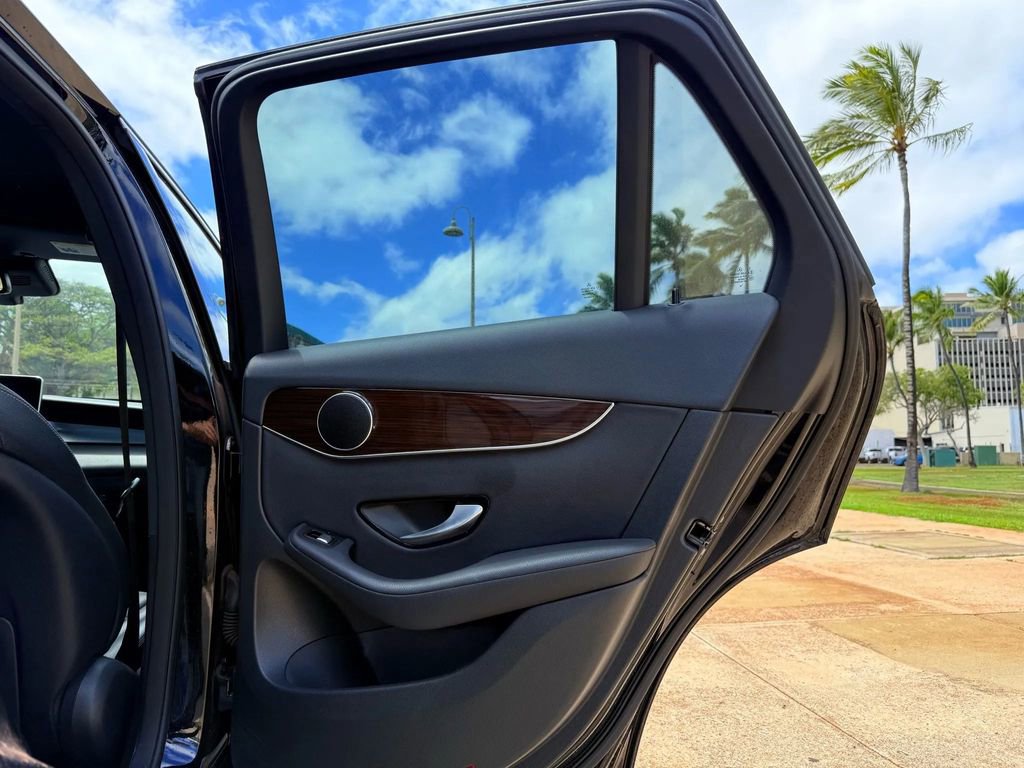 Used 2019 Mercedes-Benz GLC 300 4MATIC image 16