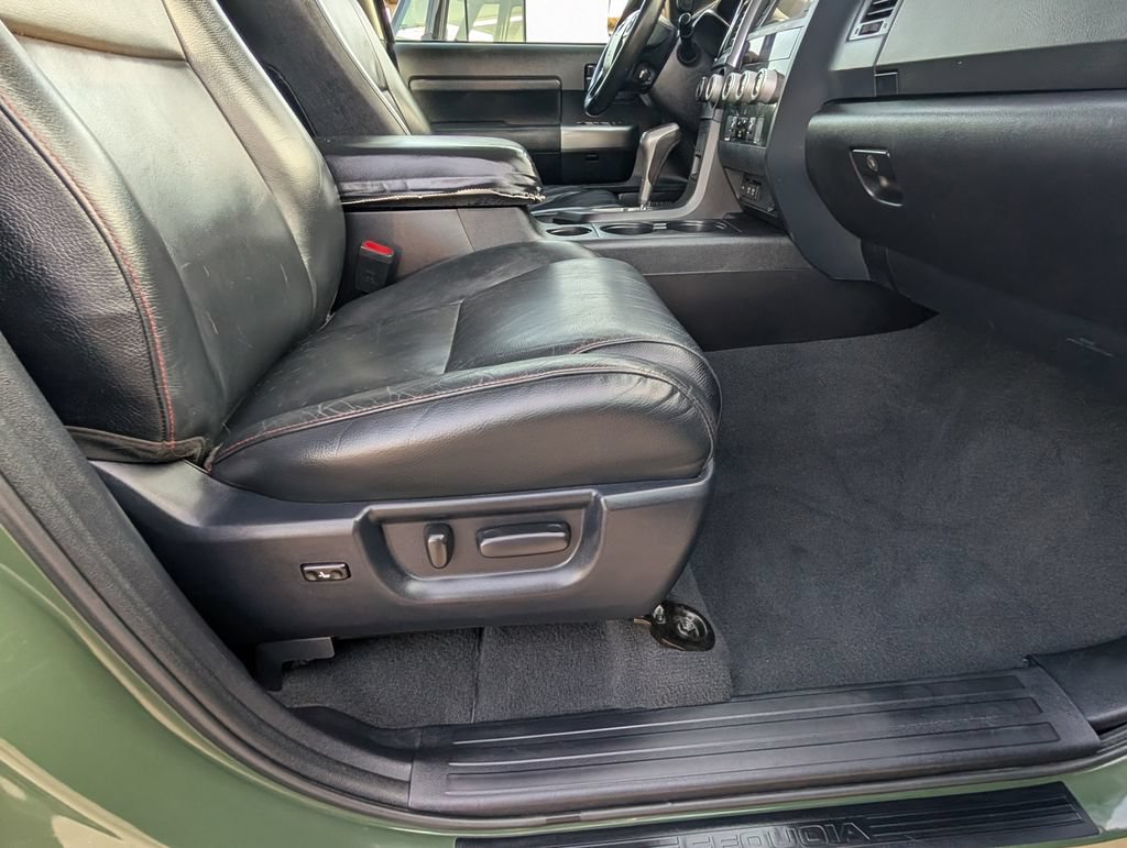 Used 2020 Toyota Sequoia TRD Pro AWD/4WD image 27