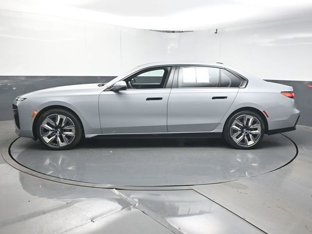 Used 2025 BMW 740i image 5