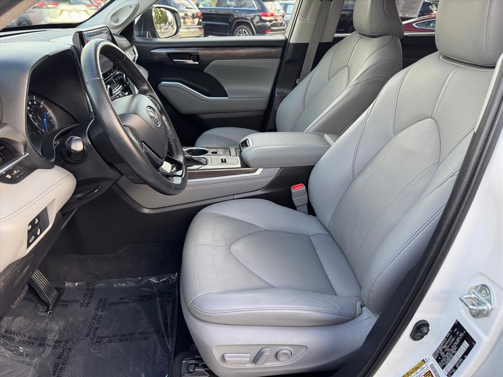 Certified 2021 Toyota Highlander Limited image 6