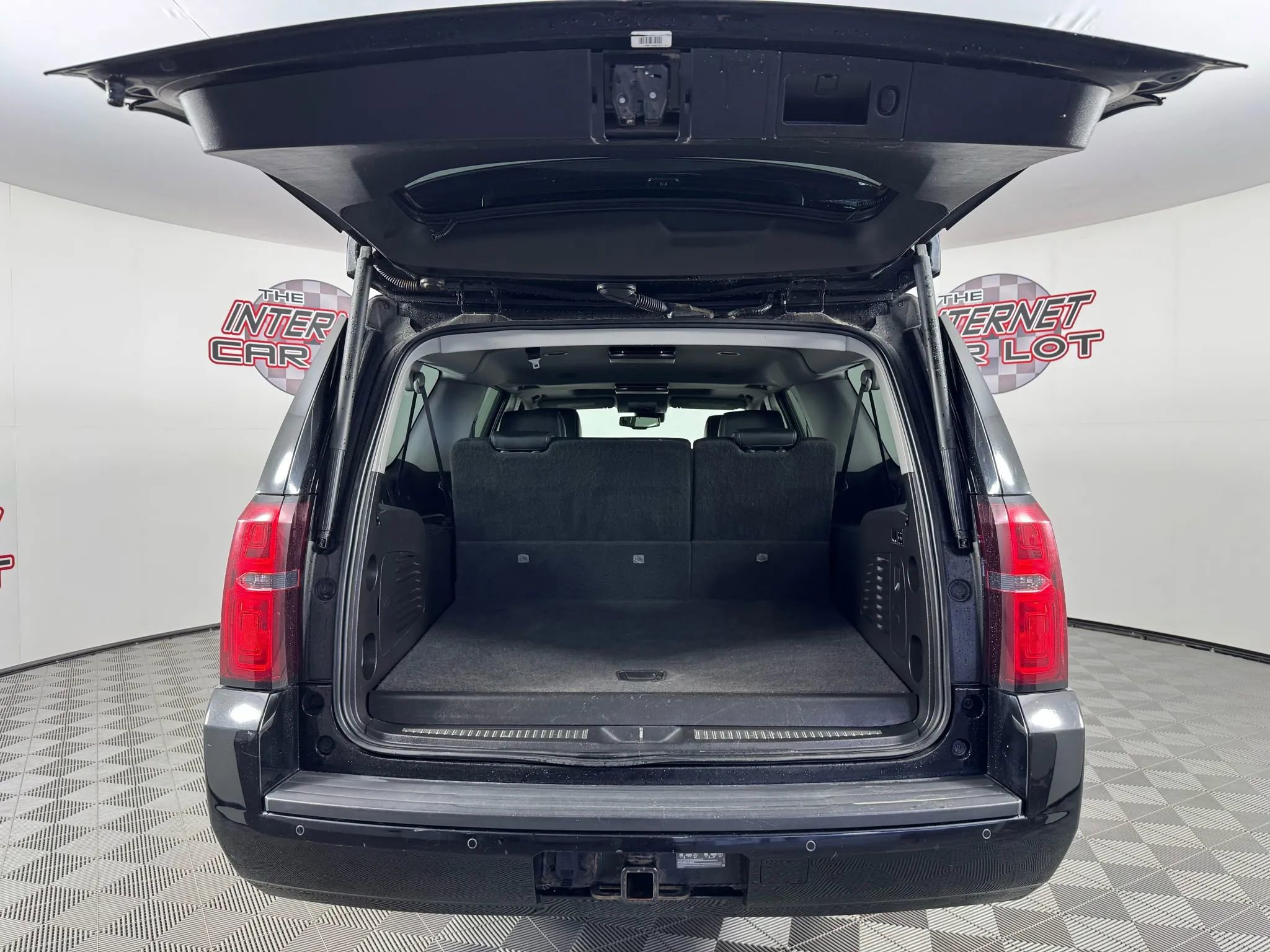 Used 2015 Chevrolet Suburban LT w/ Luxury Package image 28