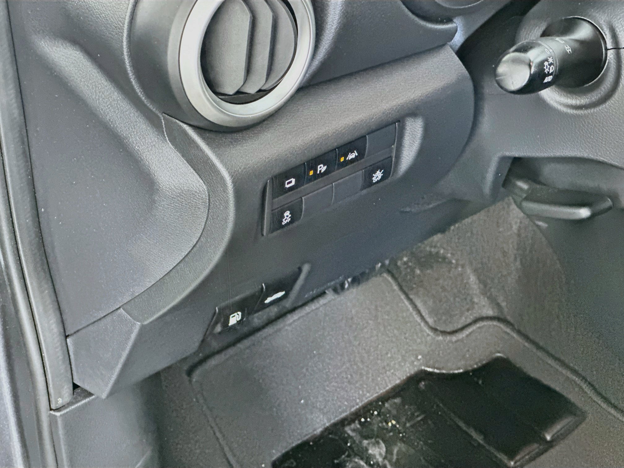 Used 2025 Nissan Versa S w/ Trunk Package FWD image 16