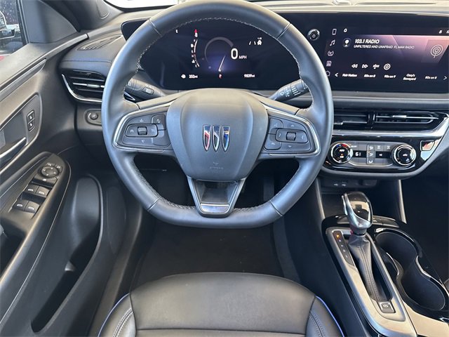 Used 2025 Buick Envista Sport Touring image 12