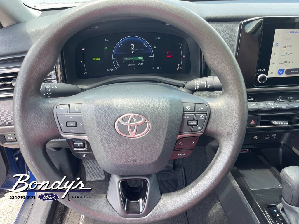 Used 2025 Toyota Camry LE FWD image 7