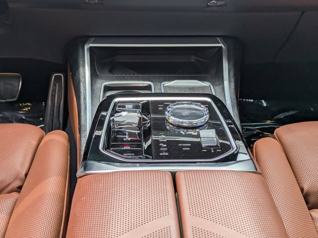 Used 2023 BMW 740i RWD image 19