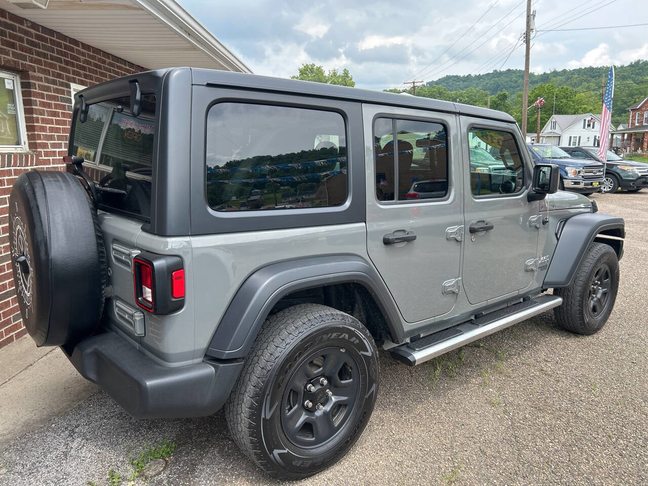 Used 2018 Jeep Wrangler Unlimited Sport image 6