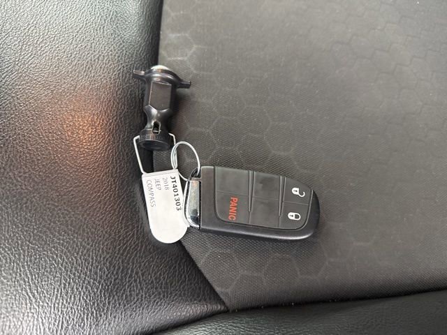 Used 2018 Jeep Compass Latitude w/ Popular Equipment Group AWD/4WD image 27