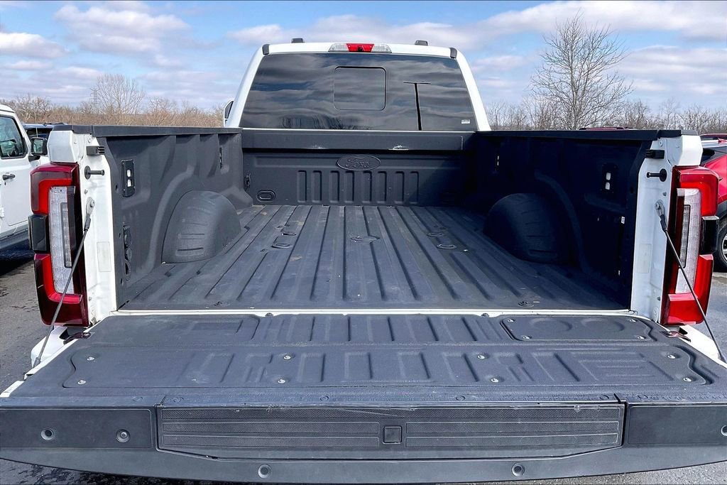 Used 2024 Ford F450 Limited image 9