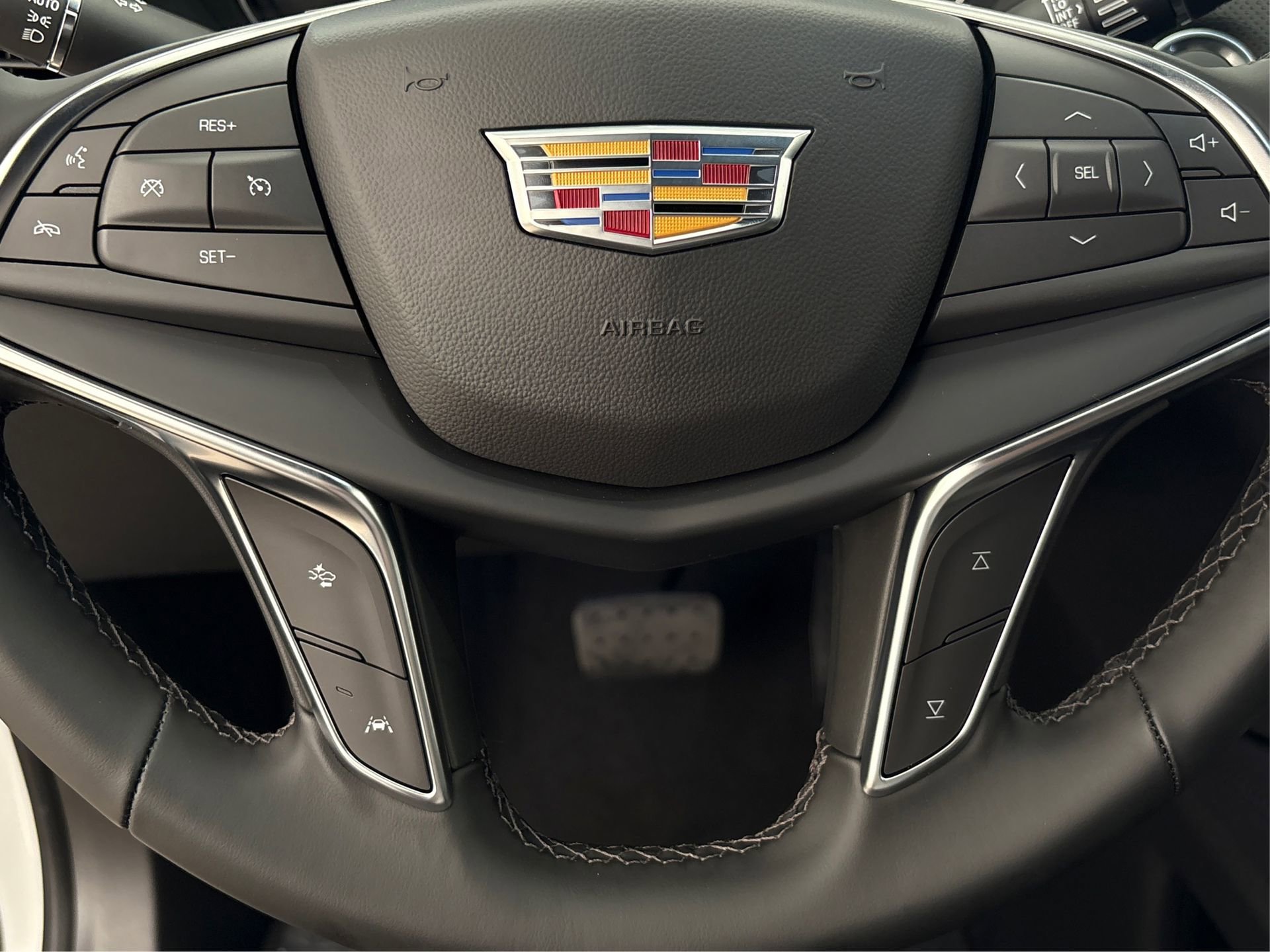 New 2025 Cadillac XT5 Luxury image 28