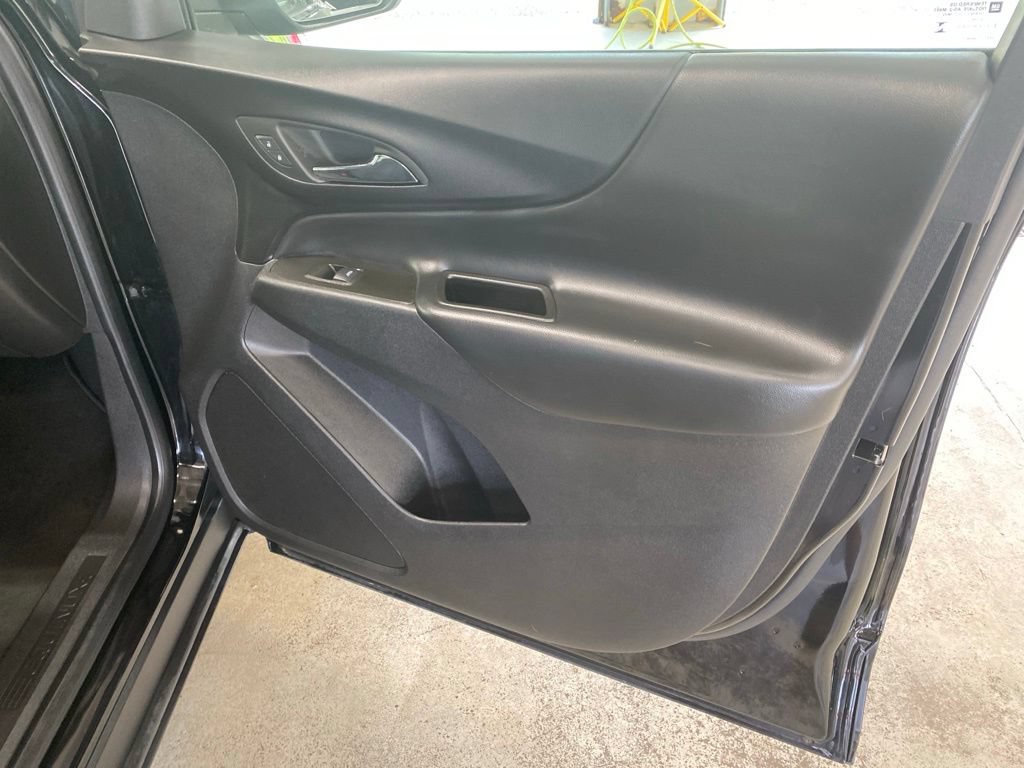 Used 2023 Chevrolet Equinox LT AWD/4WD image 19
