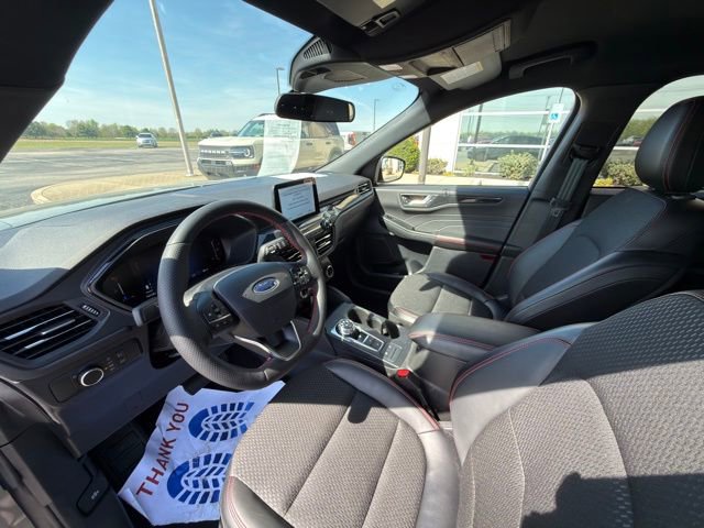 Certified 2025 Ford Escape ST-Line w/ Cold Weather Package AWD/4WD image 10