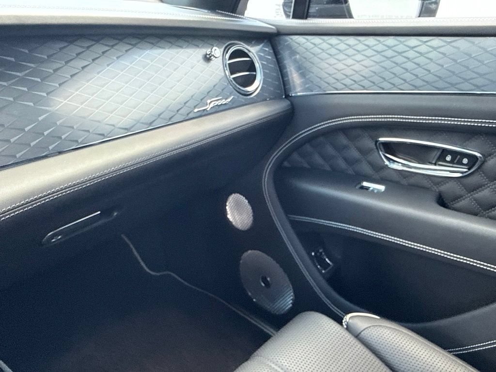Used 2023 Bentley Bentayga Speed AWD/4WD image 31