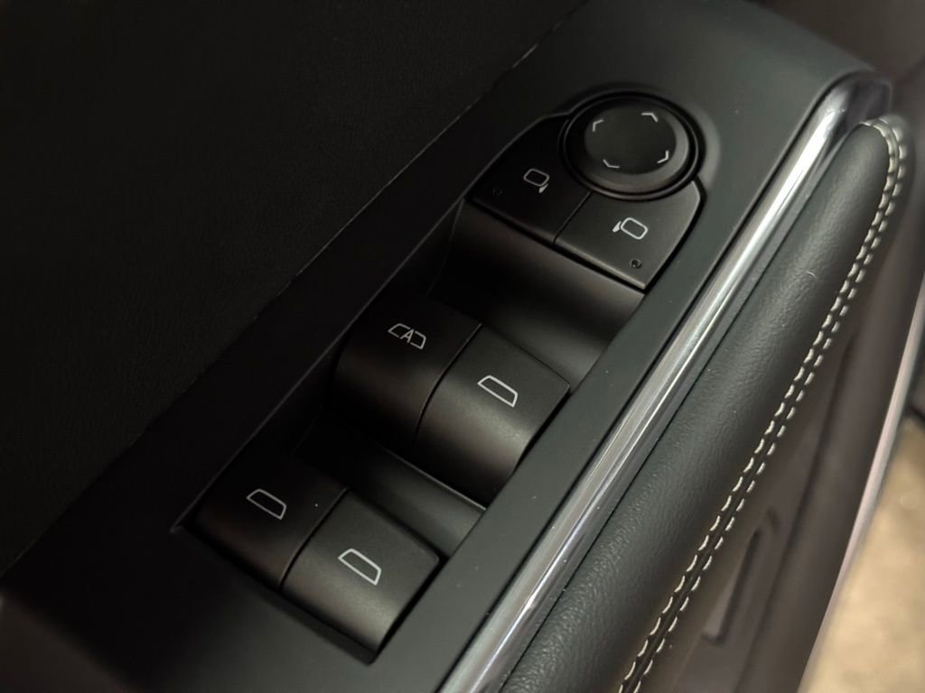 New 2025 GMC Acadia Elevation w/ Elevation Premium Package image 26