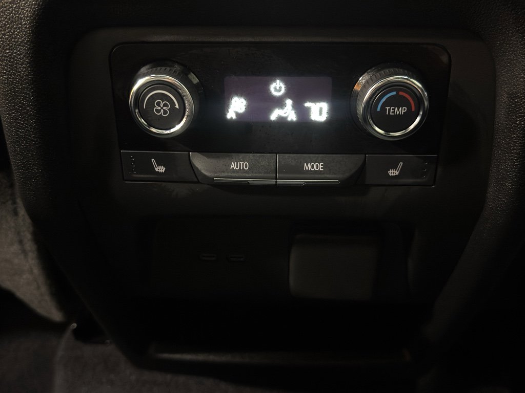 Used 2025 Chevrolet Traverse RS image 13