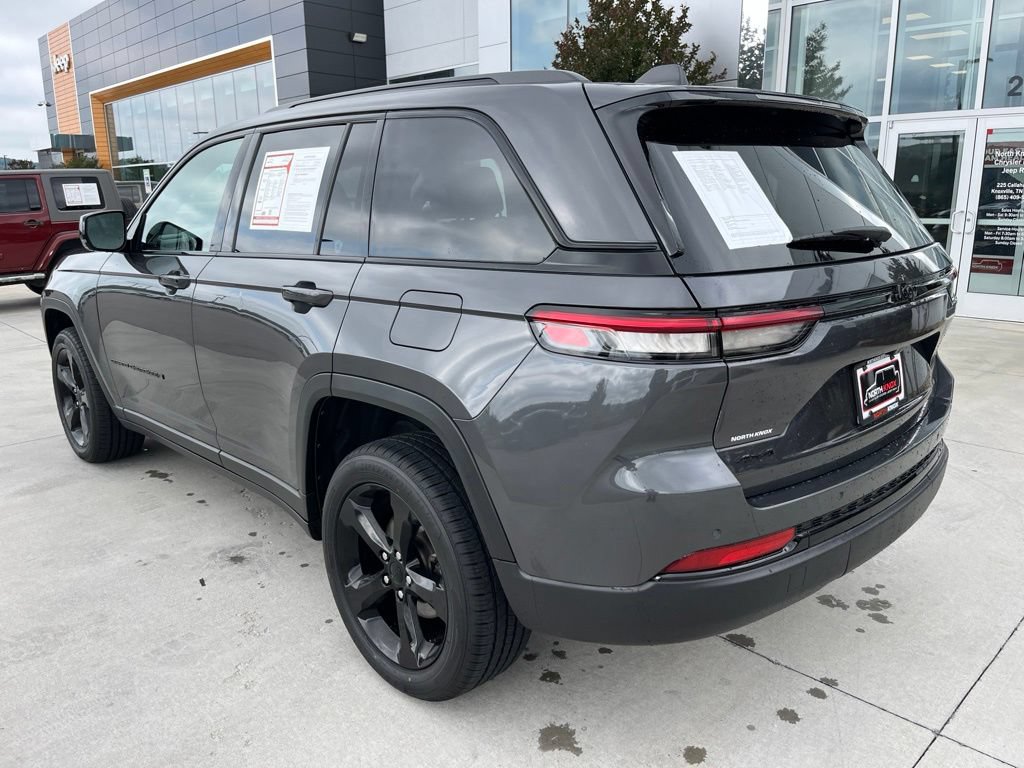 Used 2025 Jeep Grand Cherokee Altitude AWD/4WD image 18