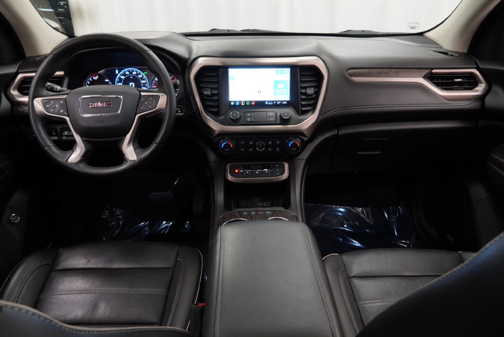 Certified 2023 GMC Acadia Denali w/ Denali Technology Package FWD image 3