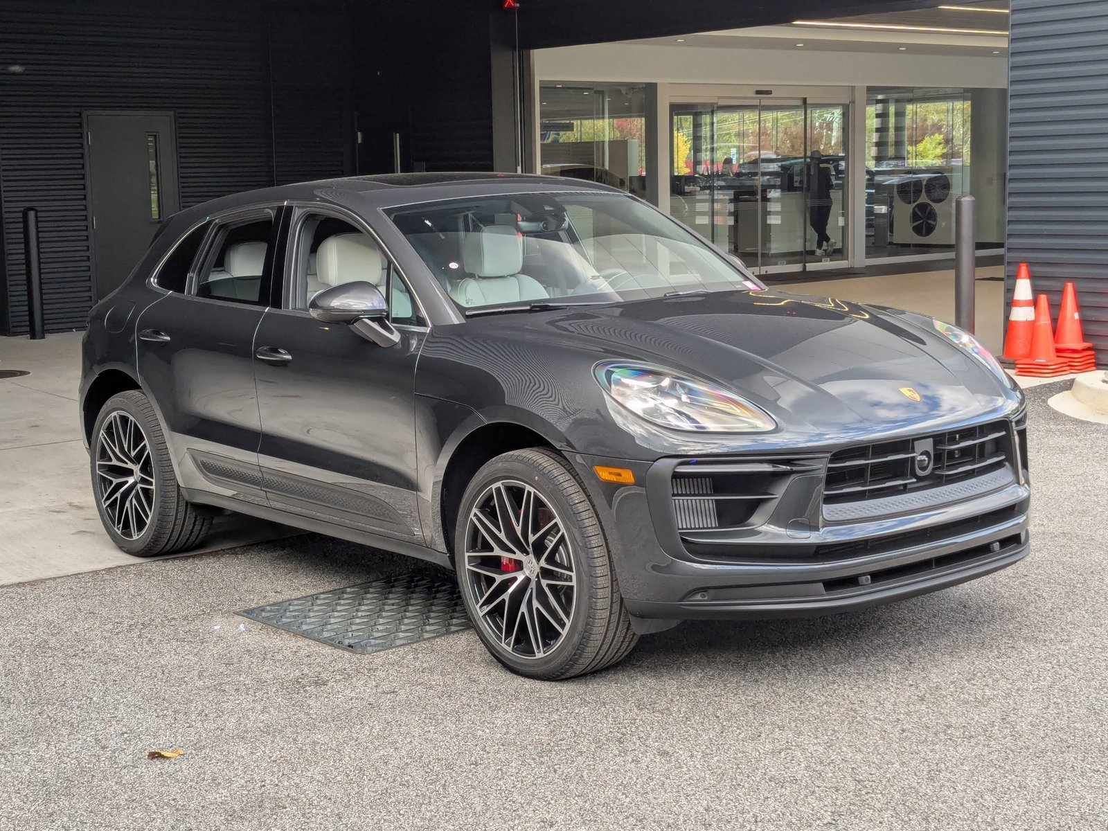 New 2026 Porsche Macan S image 7