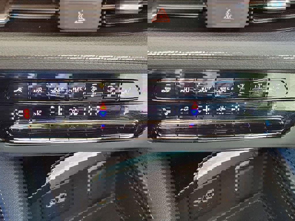 Used 2023 Buick Envision Preferred image 28