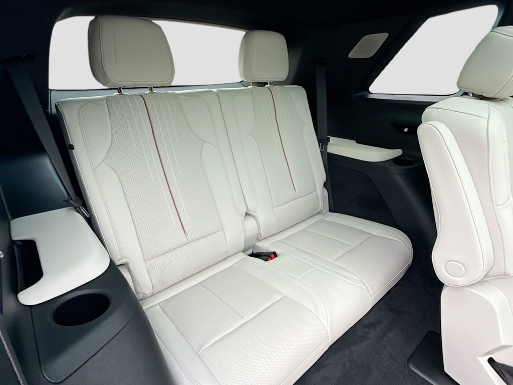 New 2026 Cadillac Vistiq Sport image 28