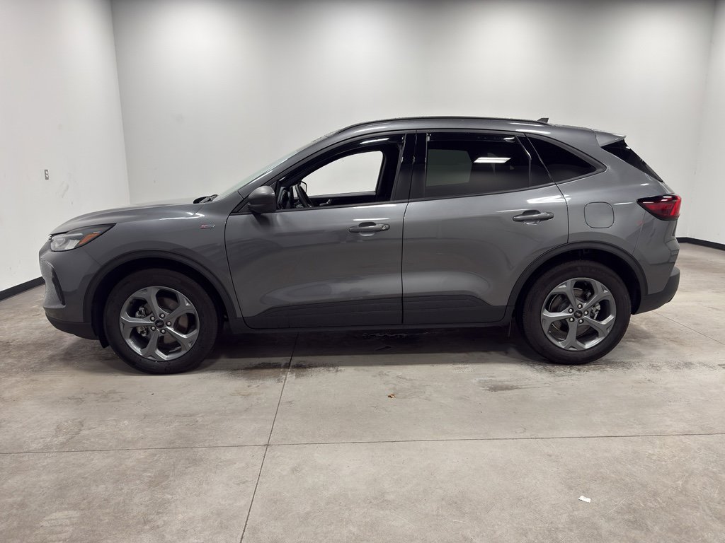 Used 2025 Ford Escape ST-Line w/ Tech Pack #1 image 5
