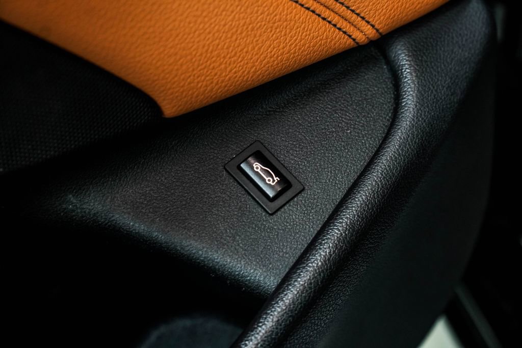 Used 2017 BMW 540i xDrive w/ Premium Package image 45