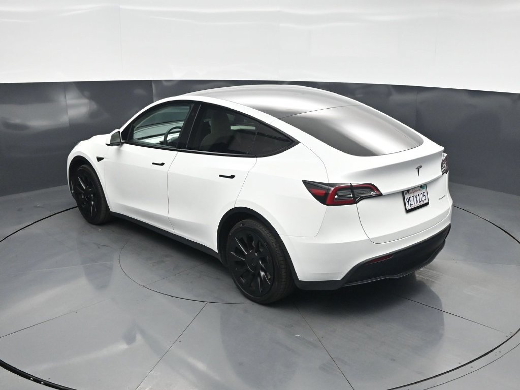 Used 2023 Tesla Model Y Long Range AWD/4WD image 34