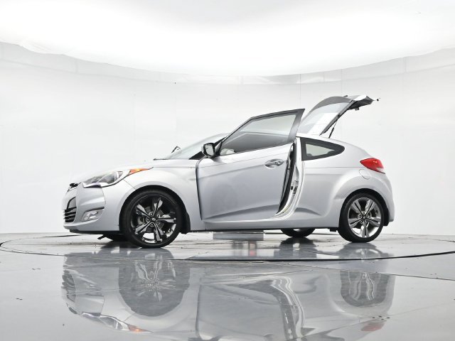 Used 2017 Hyundai Veloster Value Edition FWD image 57
