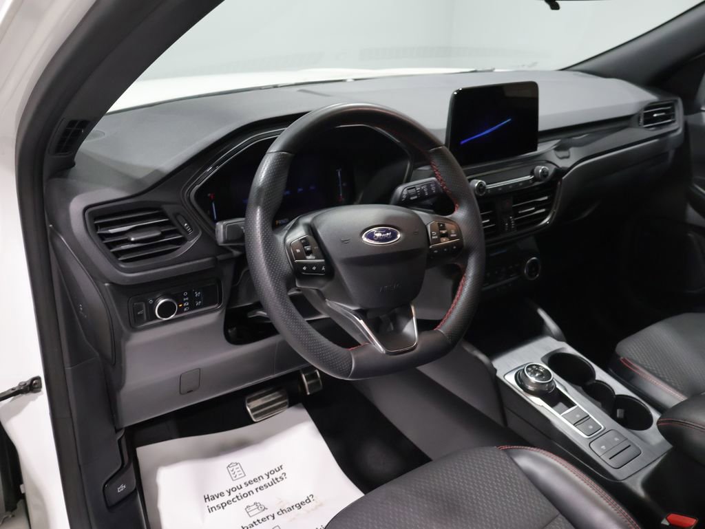 Used 2024 Ford Escape ST-Line image 16