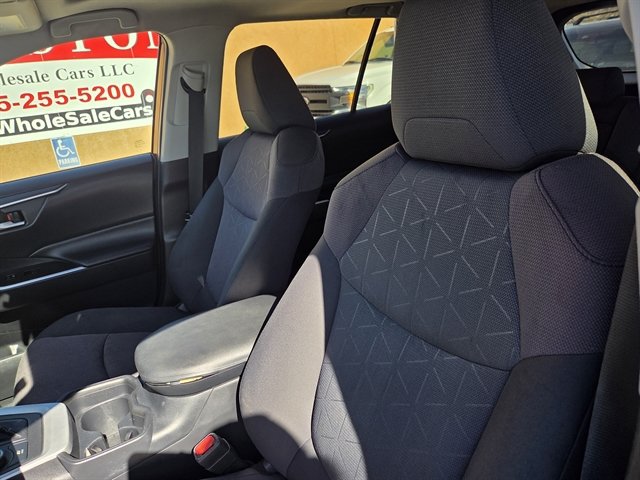 Used 2020 Toyota RAV4 XLE w/ Convenience Package AWD/4WD image 8
