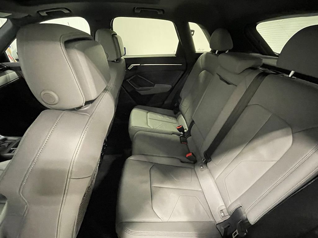 Used 2025 Audi Q3 2.0T Premium w/ Convenience Package image 24