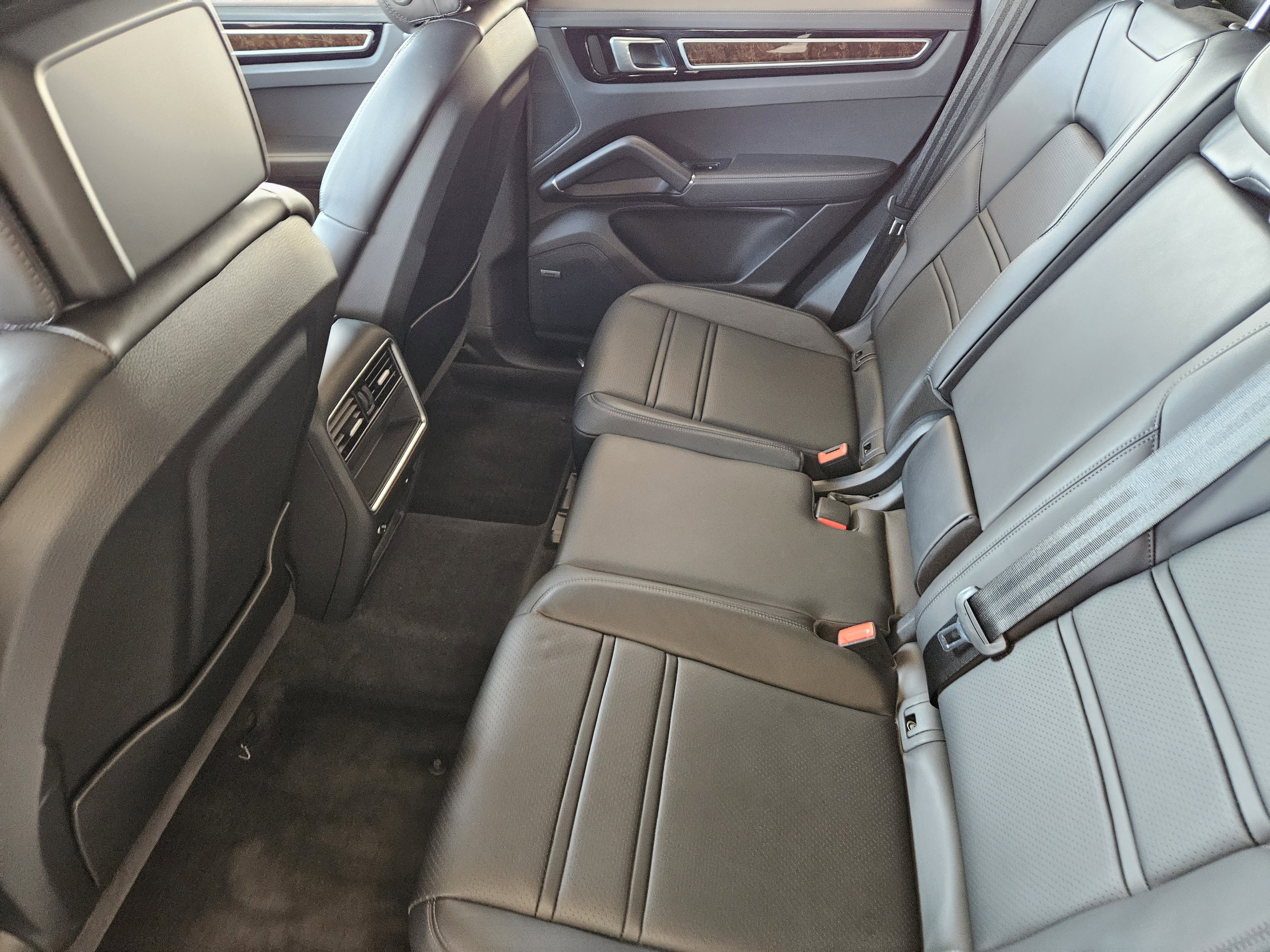 Certified 2022 Porsche Cayenne S image 28