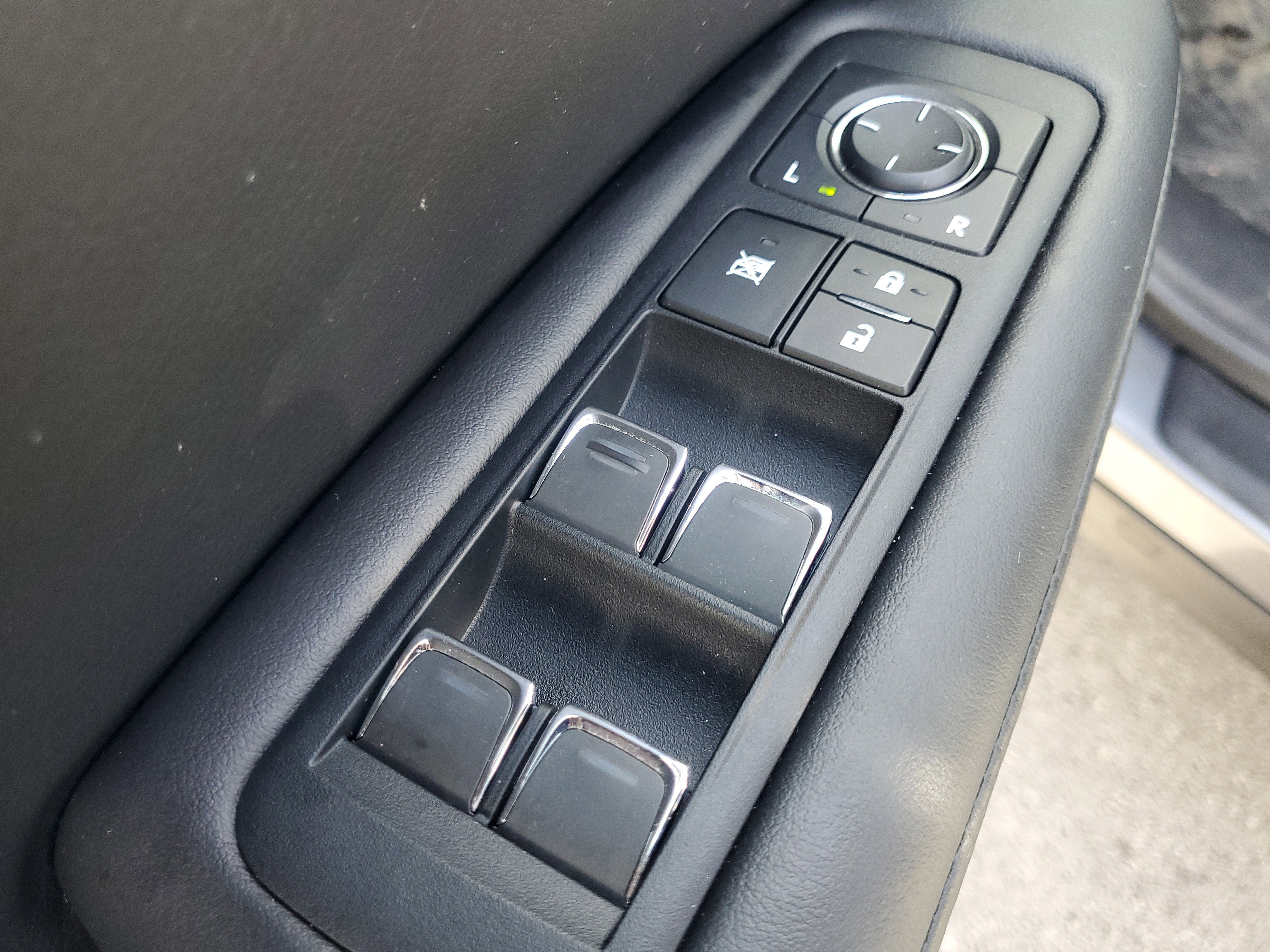 Used 2017 Lexus RX 350 w/ Accessory Package image 19