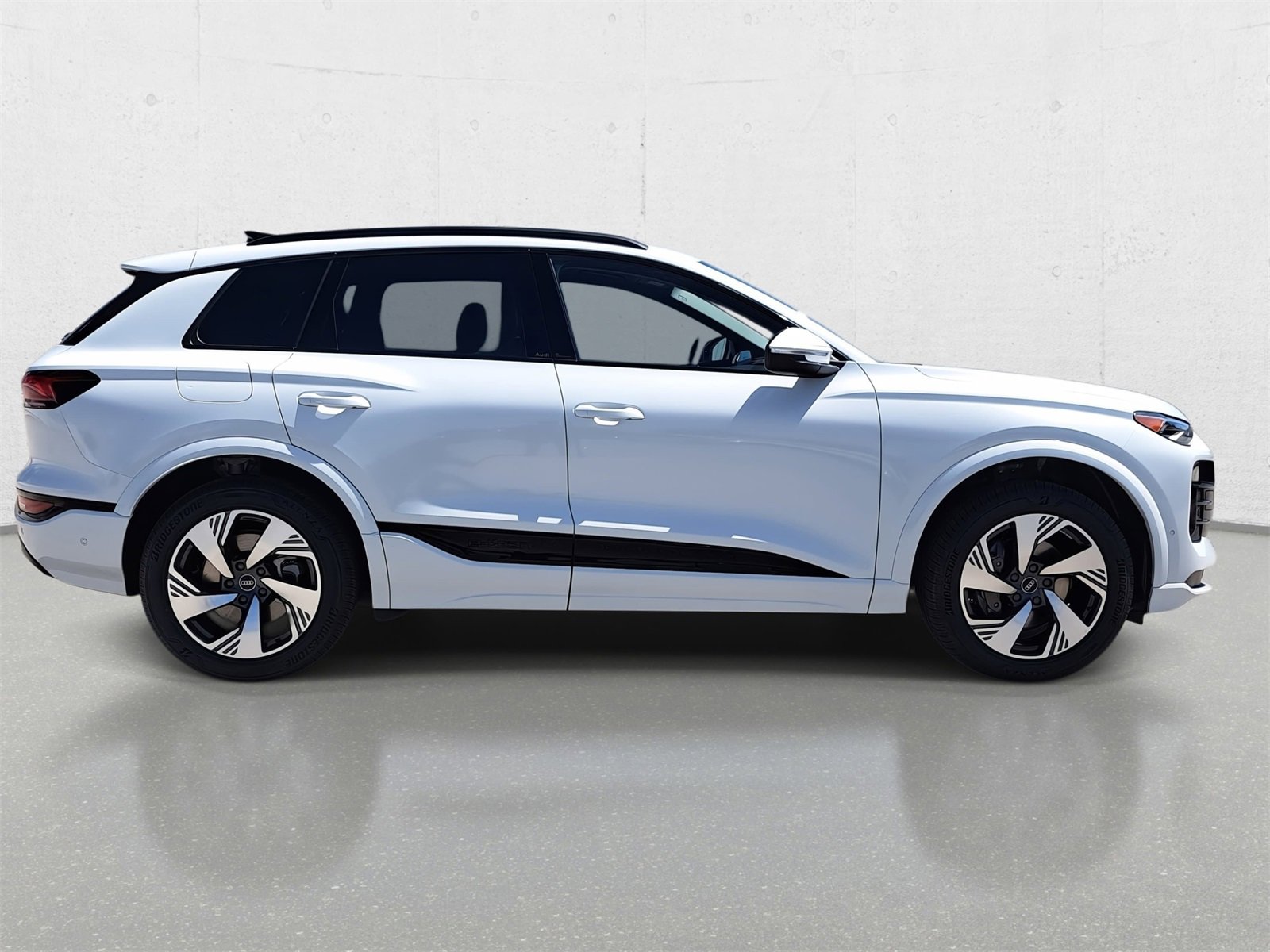 New 2025 Audi Q6 e-tron Premium image 4