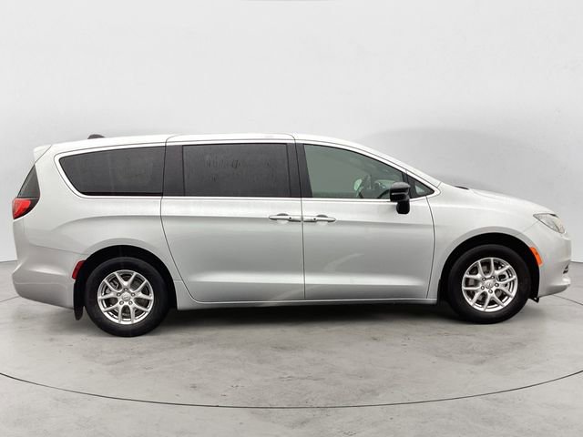 New 2026 Chrysler Voyager LX image 7