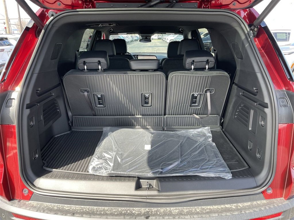 New 2025 Chevrolet Traverse LT w/ Enhanced Driving Package image 24