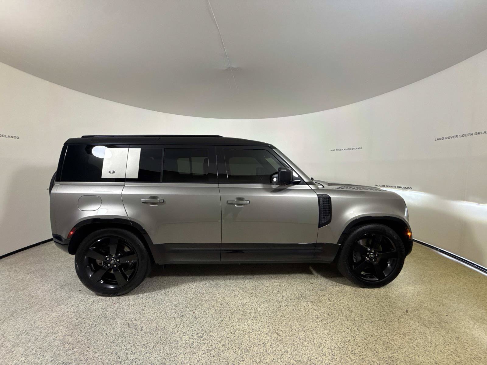 Used 2022 Land Rover Defender 110 X-Dynamic HSE AWD/4WD image 6
