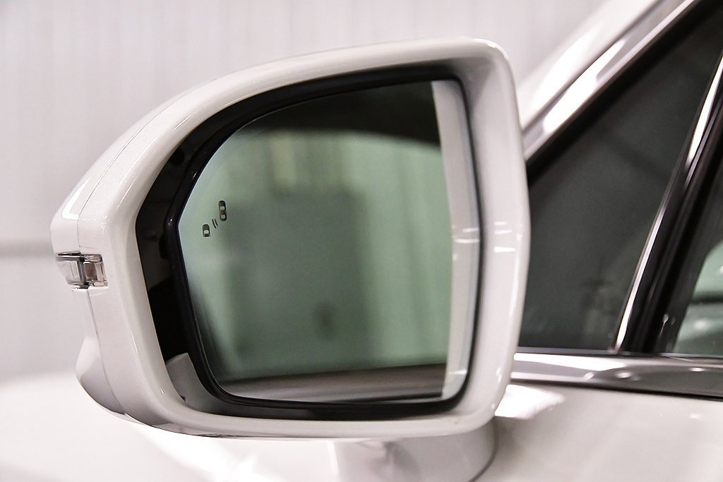 Used 2022 Lincoln Nautilus Reserve image 12