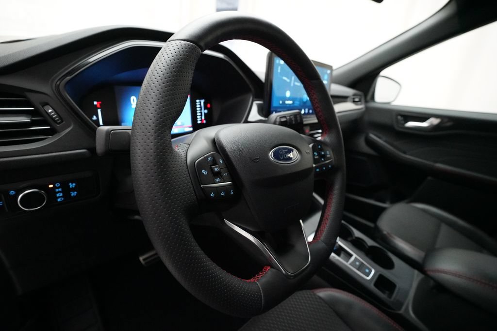 Used 2024 Ford Escape ST-Line w/ Tech Pack #1 AWD/4WD image 8