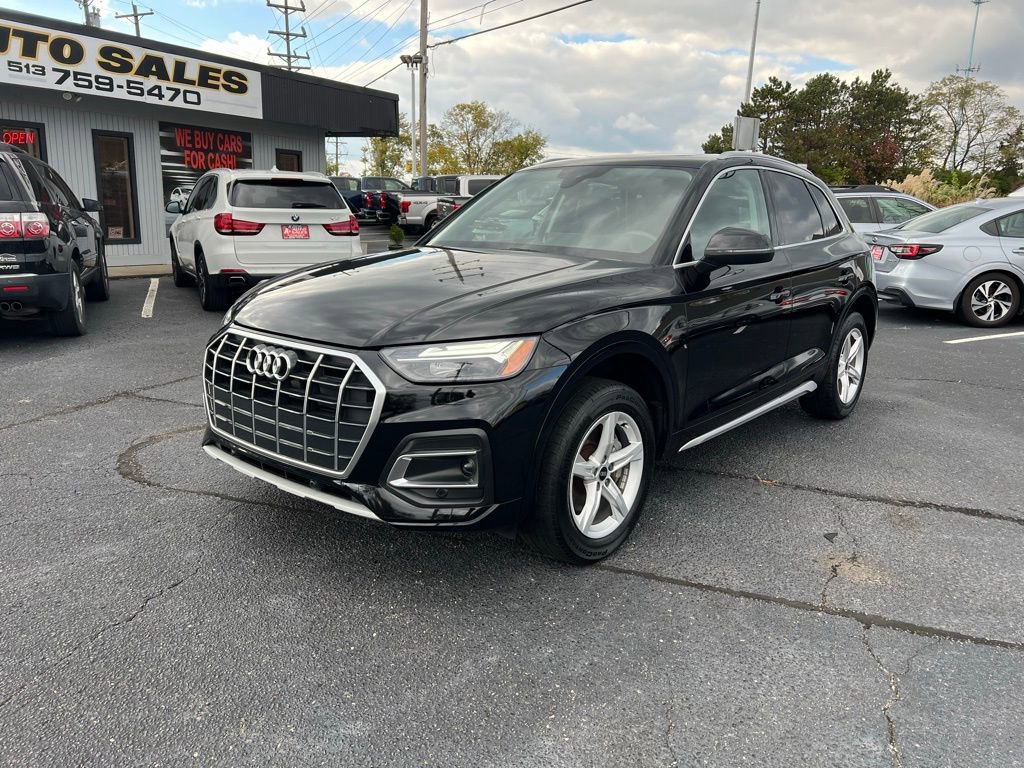 Used 2023 Audi Q5 2.0T Premium w/ Convenience Package image 2