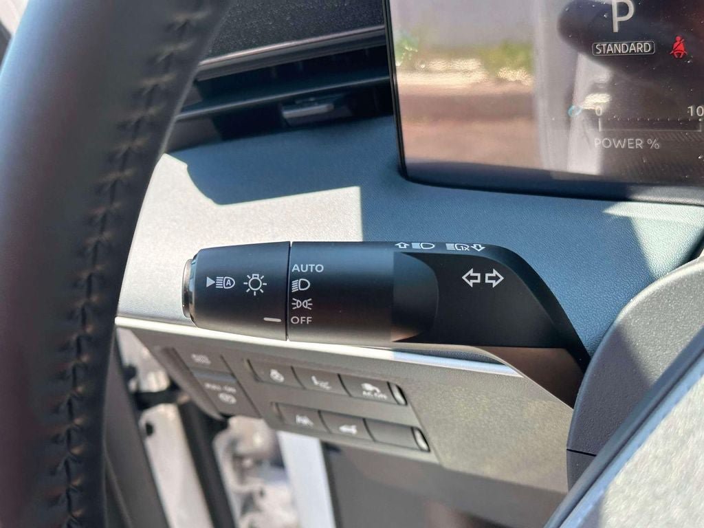 New 2026 Nissan Leaf Platinum+ w/ Illuminated Package FWD image 25