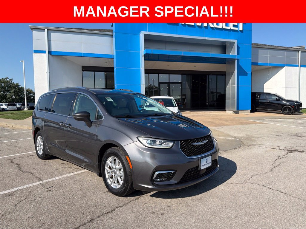 Used 2021 Chrysler Pacifica Touring-L FWD image 1