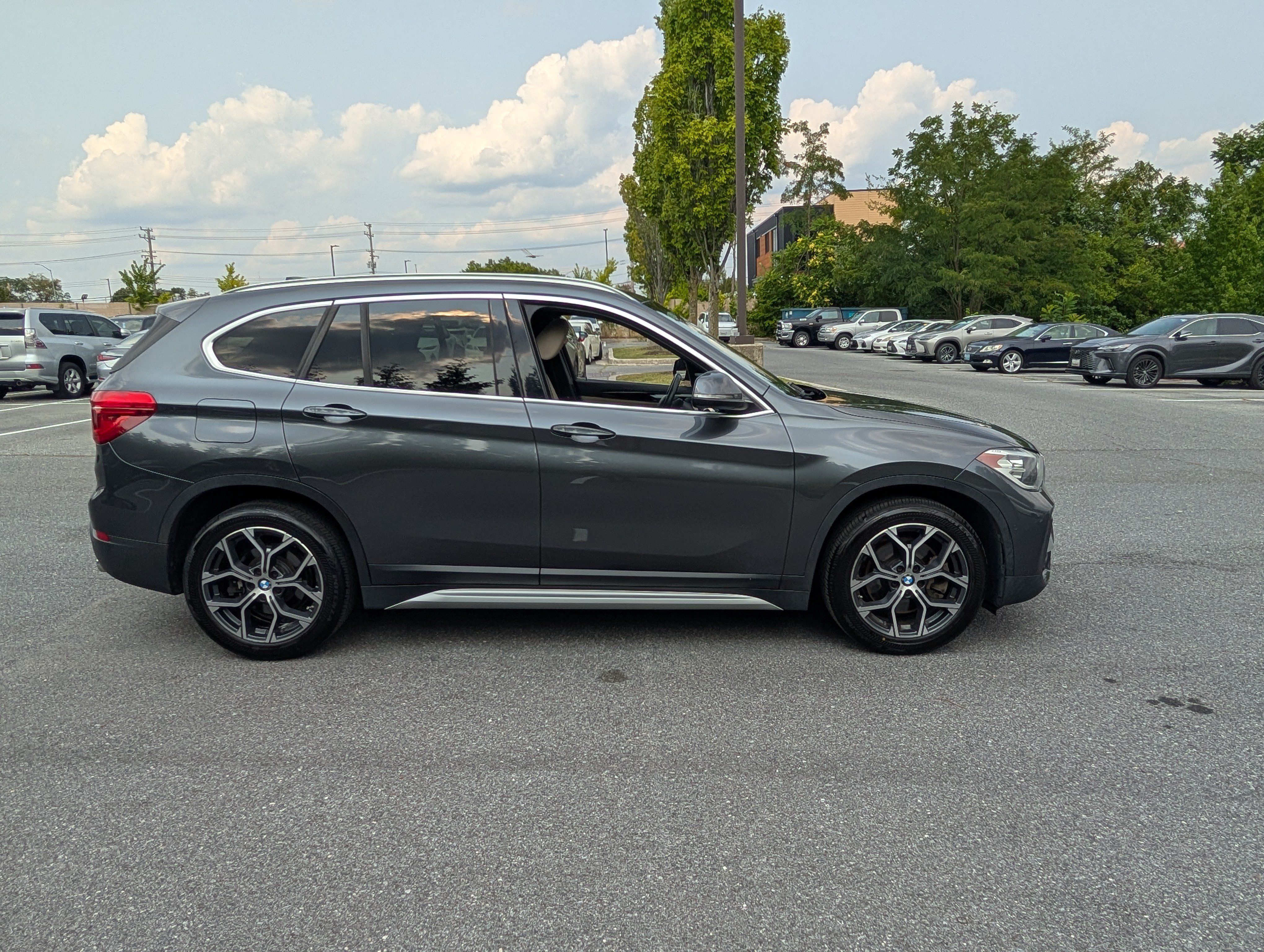 Used 2020 BMW X1 xDrive28i w/ Convenience Package AWD/4WD image 2