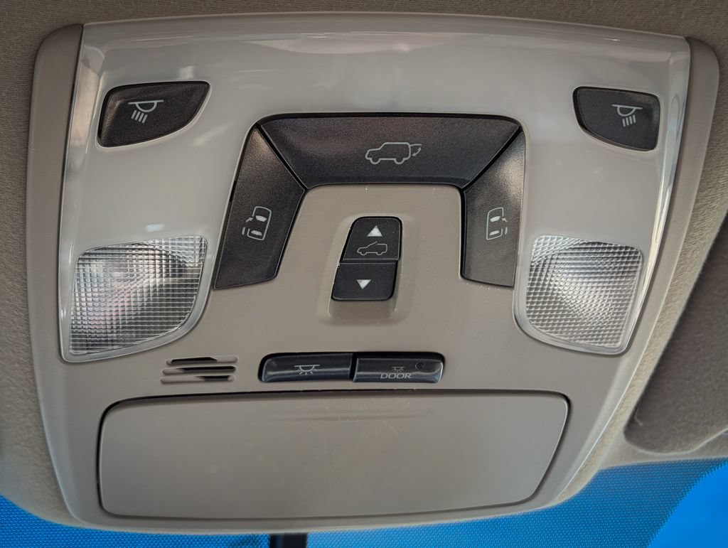 Used 2014 Toyota Sienna XLE FWD image 19