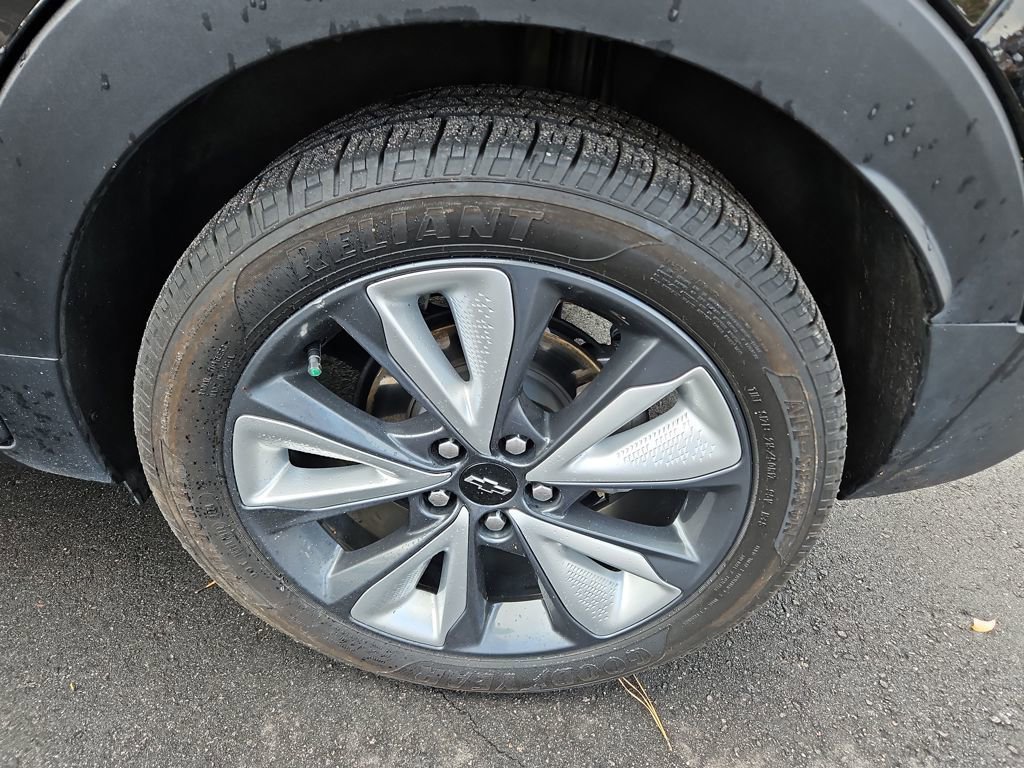 Used 2023 Chevrolet Bolt EUV LT w/ Convenience Package image 32