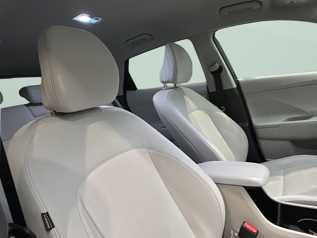 Certified 2025 Hyundai Kona SEL image 15