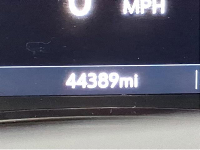 Used 2023 Chevrolet Traverse LT image 29