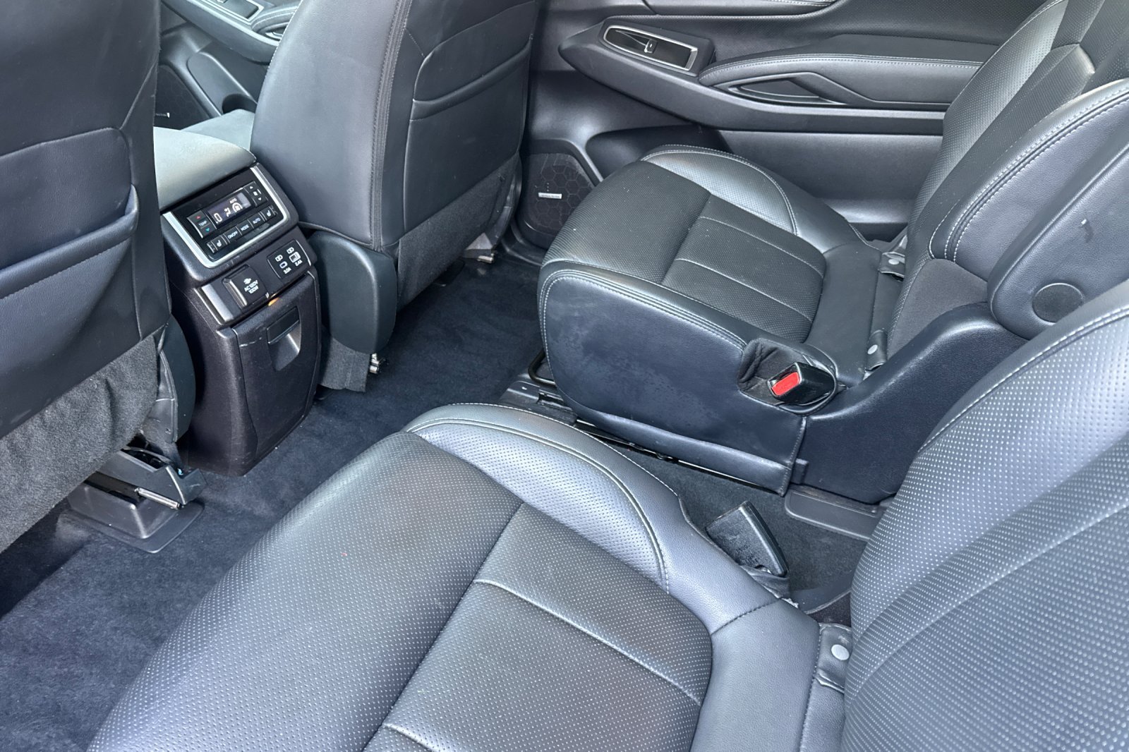 Used 2023 Subaru Ascent Touring AWD/4WD image 13