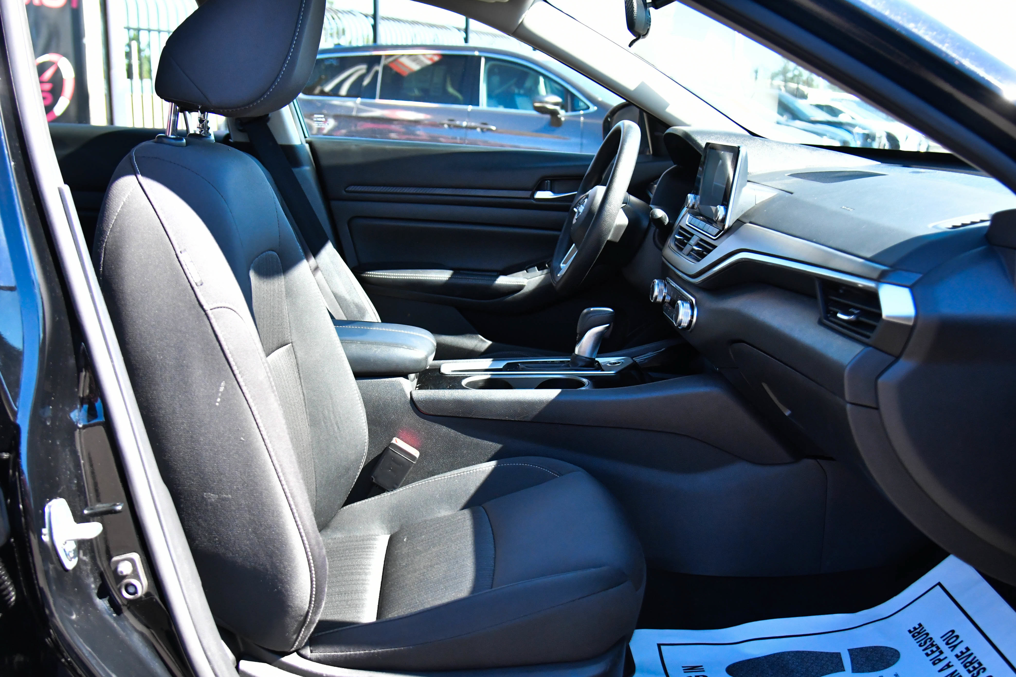 Used 2024 Nissan Altima 2.5 SV FWD image 39