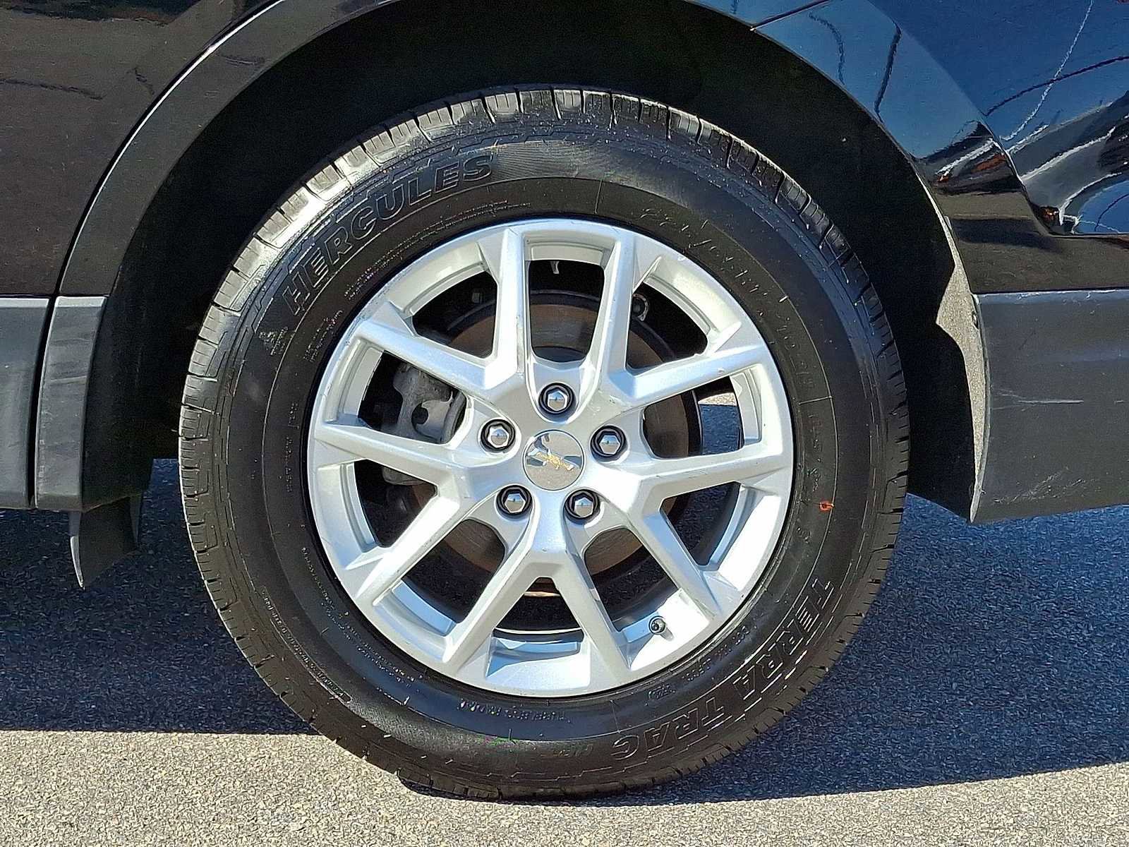 Used 2023 Chevrolet Equinox LT w/ LPO, Floor Liner Package image 37